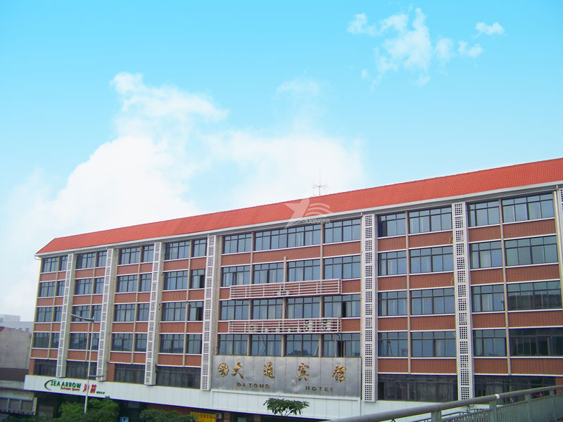 合成樹(shù)脂瓦：輕材質(zhì)高性能，助力屋面建材市場(chǎng)持續(xù)發(fā)展
